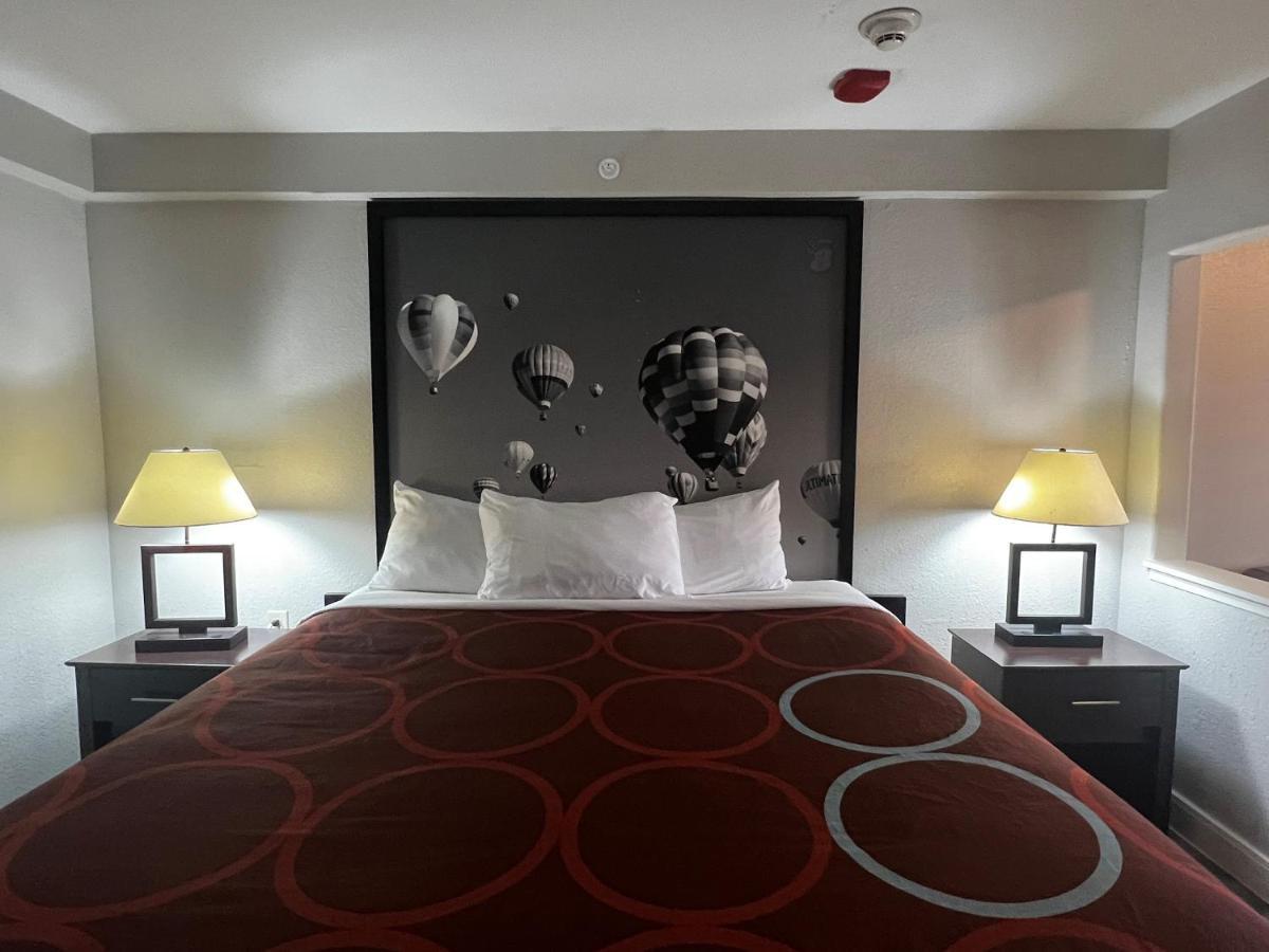 Super 8 By Wyndham Mont Belvieu - Baytown East Exterior foto