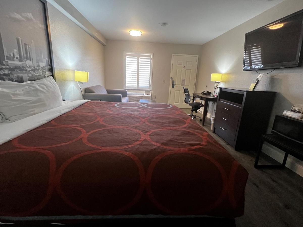 Super 8 By Wyndham Mont Belvieu - Baytown East Exterior foto