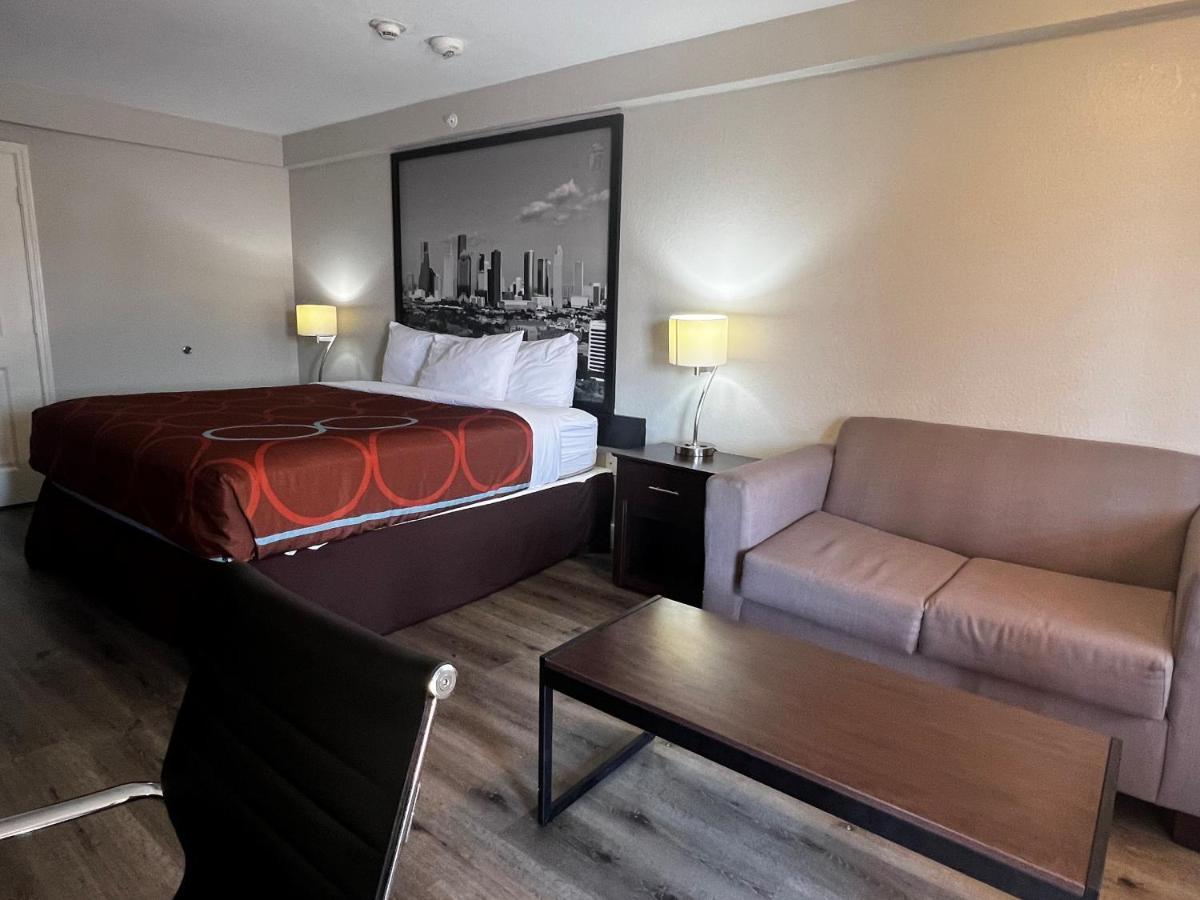 Super 8 By Wyndham Mont Belvieu - Baytown East Exterior foto