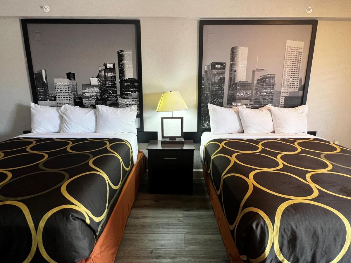 Super 8 By Wyndham Mont Belvieu - Baytown East Exterior foto